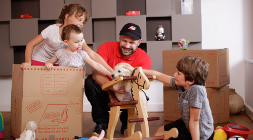 Packer and mover staff from AGS Movers in Europe busy unpacking.